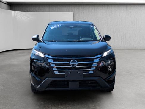 Used 2024 Nissan Rogue S AWD/4WD image 2