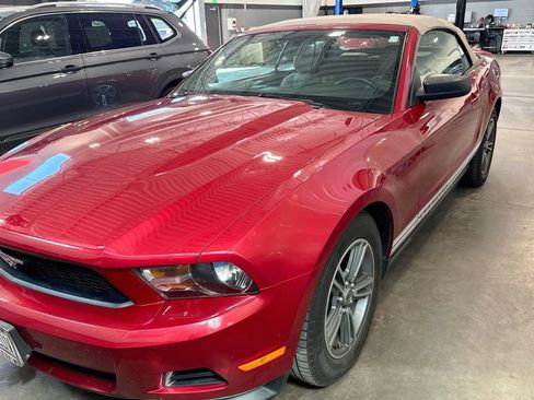 Used 2012 Ford Mustang Premium RWD image 1