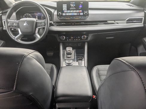 Used 2024 Mitsubishi Outlander SE Black Edition FWD image 32