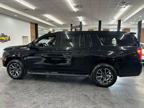 Used 2023 Chevrolet Suburban Z71 w/ Luxury Package AWD/4WD image 8