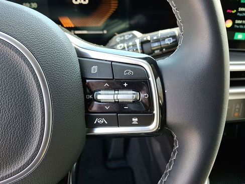 Certified 2025 Kia Sorento S image 23