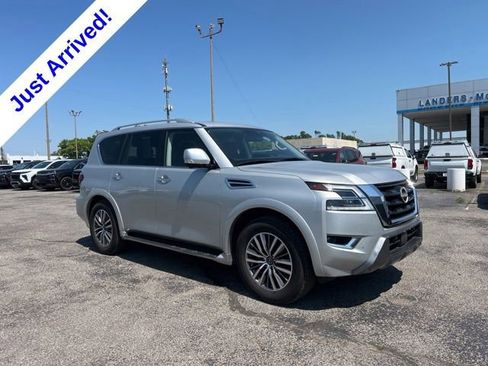 Used 2024 Nissan Armada SL AWD/4WD image 2