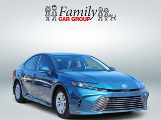 Used 2025 Toyota Camry LE w/ Convenience Package video 2