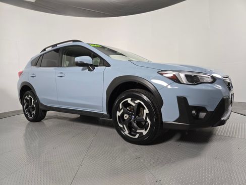 Used 2021 Subaru Crosstrek 2.5i Limited w/ Moonroof Package 1 AWD/4WD image 2
