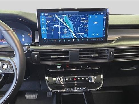 Used 2023 Lincoln Corsair Standard image 21