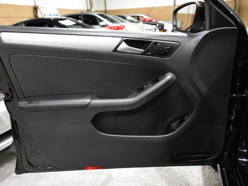 Used 2017 Volkswagen Jetta S FWD image 9