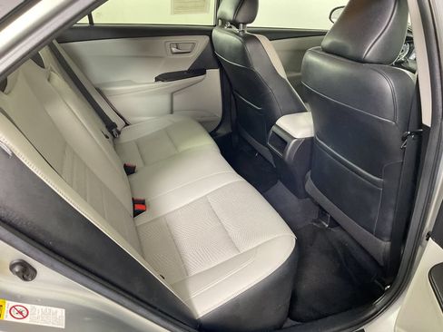 Used 2016 Toyota Camry SE FWD image 21