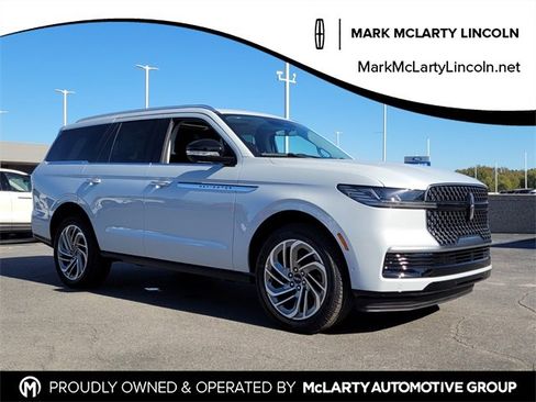 New 2025 Lincoln Navigator Reserve image 1