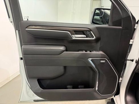 Used 2022 GMC Sierra 1500 SLT AWD/4WD image 9