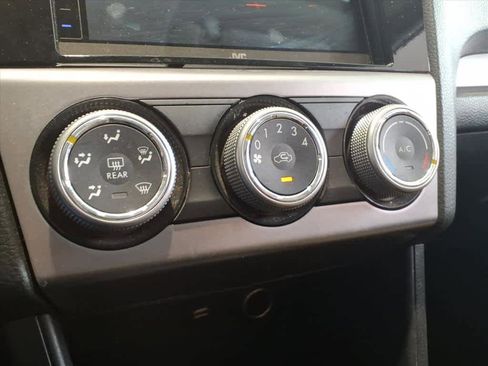 Used 2017 Subaru Crosstrek 2.0i Premium w/ Moonroof Package image 11