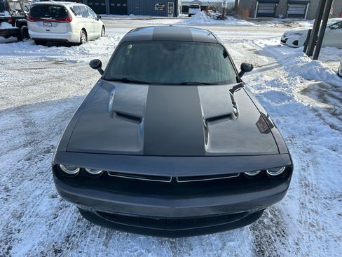 Used 2021 Dodge Challenger SXT image 2