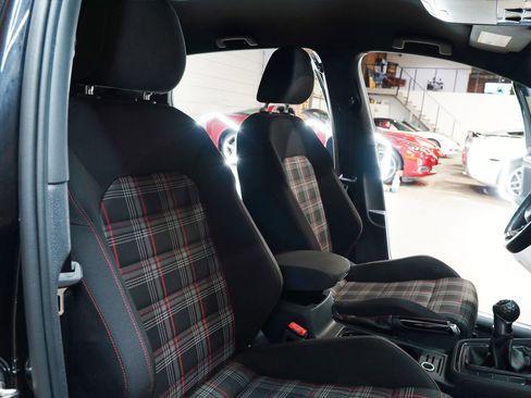 Used 2017 Volkswagen GTI S FWD image 42