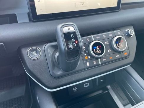 Used 2023 Land Rover Defender 110 SE AWD/4WD image 21