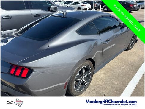 Used 2025 Ford Mustang Coupe RWD image 5