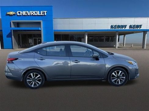 Used 2025 Nissan Versa SV FWD image 3