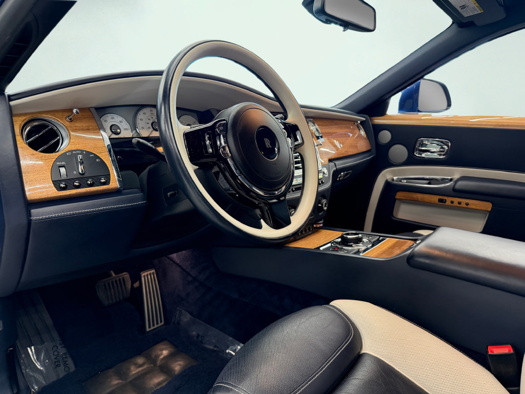 Used 2019 Rolls-Royce Ghost RWD image 19