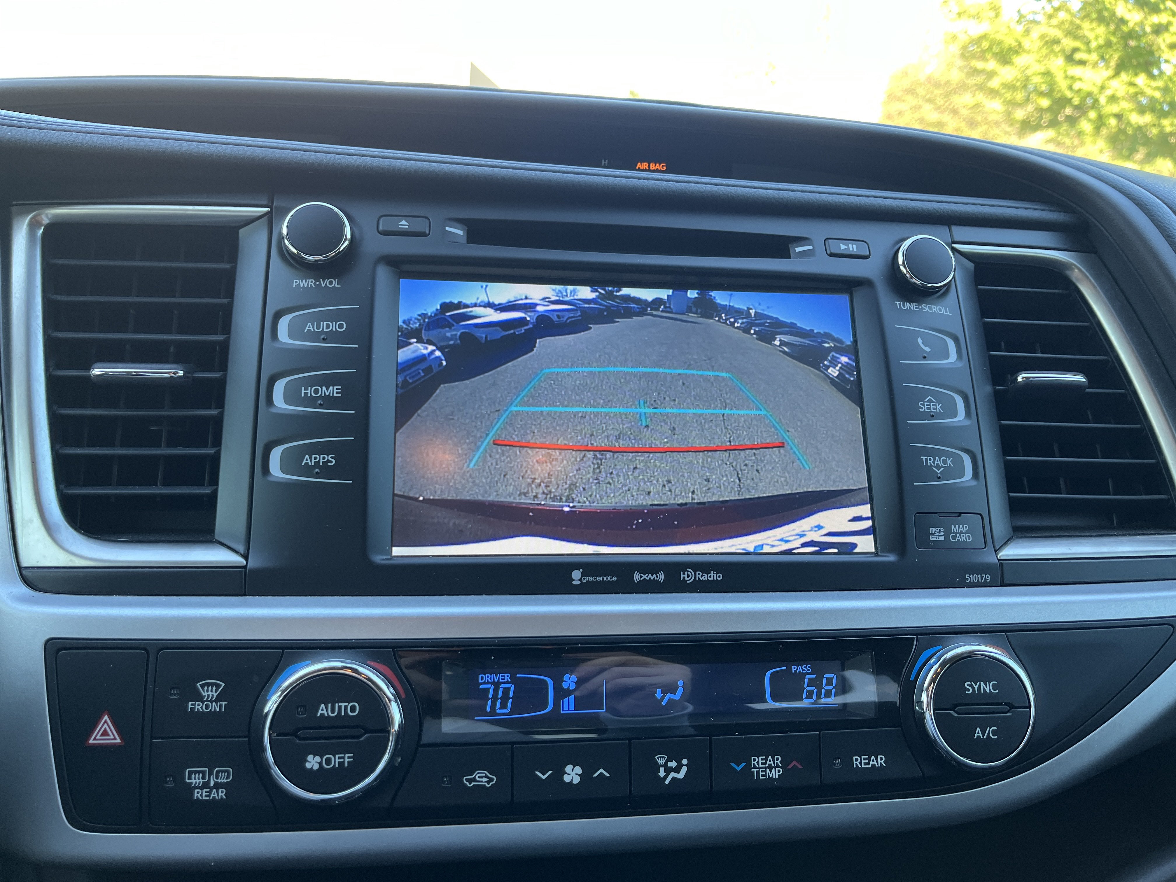 Used 2018 Toyota Highlander XLE FWD image 34
