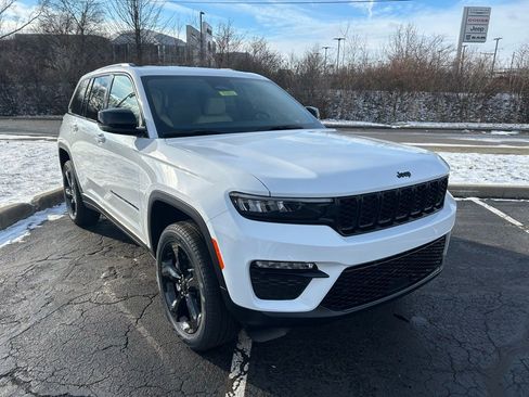 New 2025 Jeep Grand Cherokee Limited w/ Black Appearance Package AWD/4WD image 1