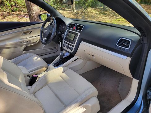 Used 2015 Volkswagen Eos Komfort image 9