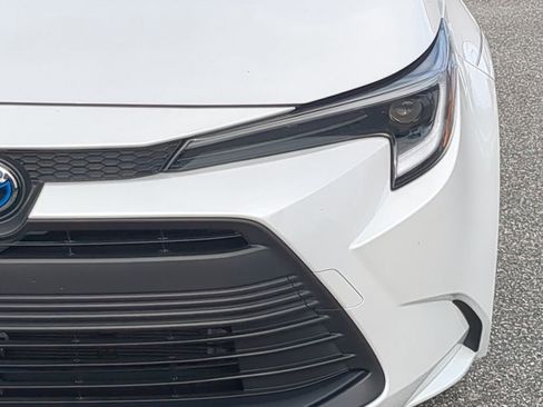 Used 2023 Toyota Corolla LE image 18