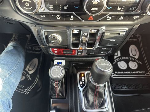 Used 2020 Jeep Gladiator Rubicon AWD/4WD image 17