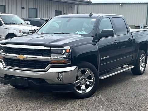 Used 2017 Chevrolet Silverado 1500 LT w/ LT Eassist Package AWD/4WD image 7