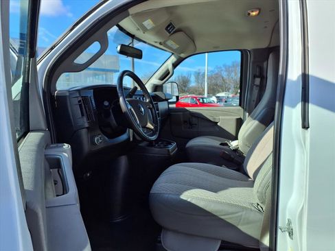 Used 2019 Chevrolet Express 3500 LS image 21