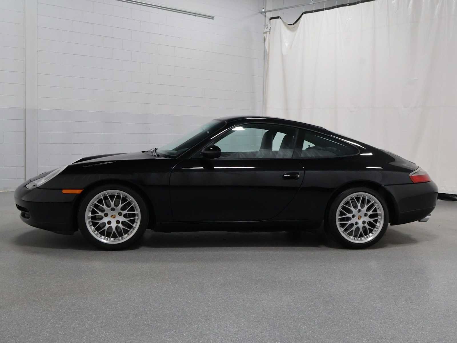 Used 2001 Porsche 911 Carrera 4 AWD/4WD image 2