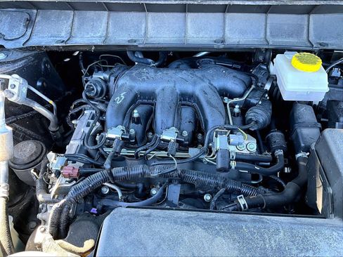 Certified 2025 Nissan Pathfinder SL image 34