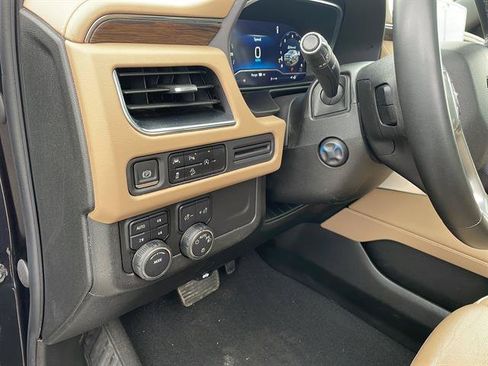 Used 2023 Chevrolet Tahoe Premier AWD/4WD image 13