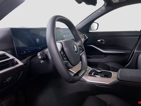 Used 2025 BMW 330i Sedan image 10