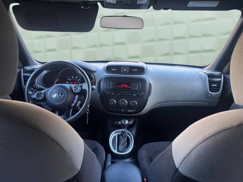 Used 2015 Kia Soul FWD image 19