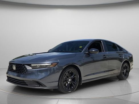 Used 2025 Honda Accord SE image 9