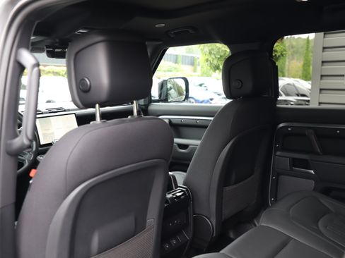 Certified 2024 Land Rover Defender 110 X AWD/4WD image 15