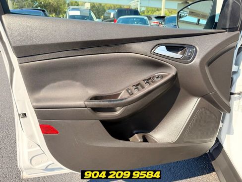 Used 2018 Ford Focus SEL FWD image 17