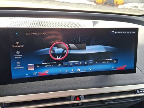 Used 2025 BMW iX xDrive50 image 16