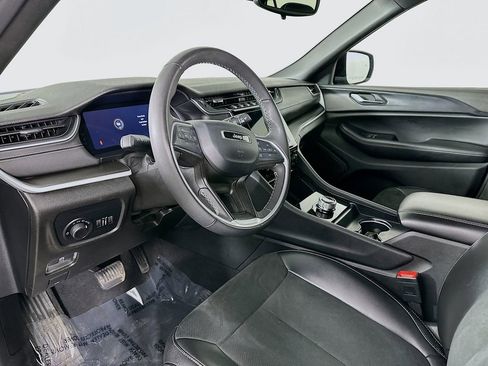 Certified 2024 Jeep Grand Cherokee L Altitude image 17