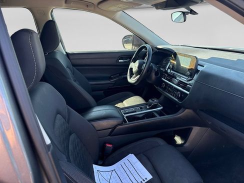 Used 2022 Nissan Pathfinder SV FWD image 27
