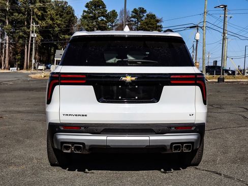 Certified 2024 Chevrolet Traverse LT image 6