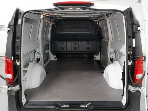 Used 2023 Mercedes-Benz Metris image 14