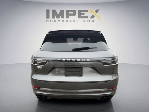 Used 2022 Porsche Cayenne Turbo AWD/4WD image 5