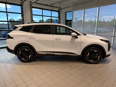 Used 2026 Kia Sportage EX image 6