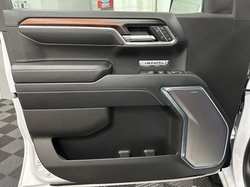 Used 2025 GMC Sierra 1500 Denali w/ Denali Reserve Package image 19