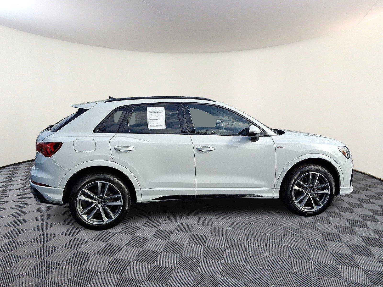 Used 2023 Audi Q3 2.0T Premium w/ Black Optic Sport Package AWD/4WD image 7