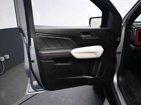 Used 2024 GMC Canyon AT4X w/ AT4X AEV Edition image 13