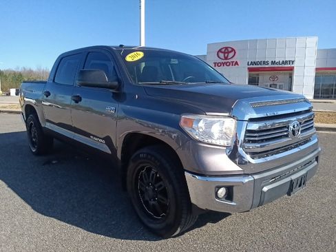 Used 2016 Toyota Tundra SR5 image 1