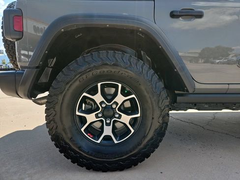 Used 2021 Jeep Wrangler Unlimited Rubicon AWD/4WD image 9