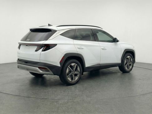 Used 2025 Hyundai Tucson SEL FWD image 13