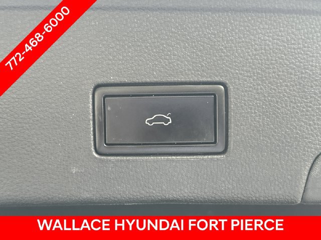 Used 2020 Volkswagen Atlas Cross Sport SE w/ Panoramic Sunroof Package FWD image 9