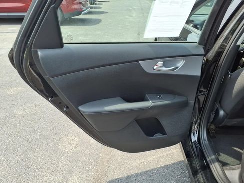 Certified 2023 Kia Forte LXS FWD image 12